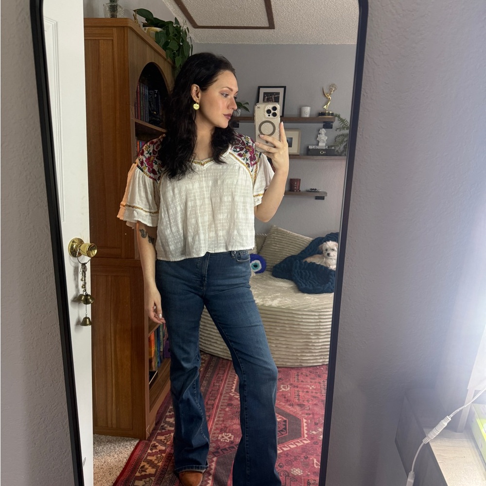 Good American Good Legs Flare Jeans - Picture 4 of 4